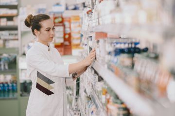 O que faz um auxiliar de farmácia?